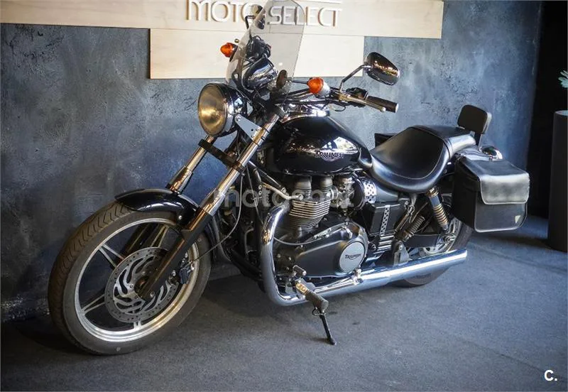 Triumph Speedmaster 900 – Vista 17