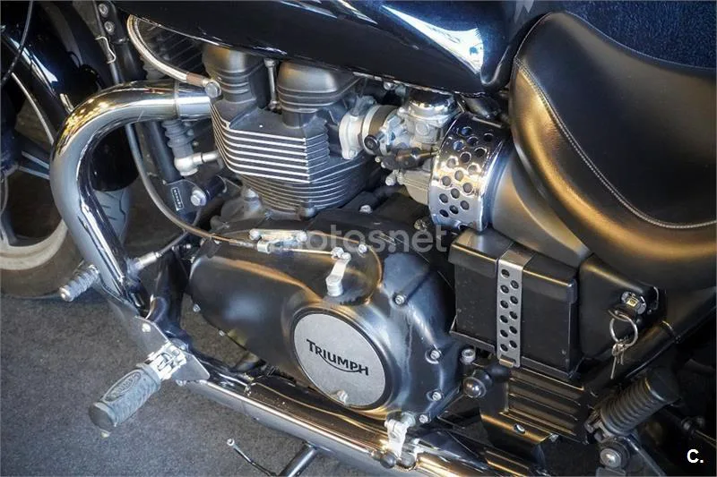 Triumph Speedmaster 900 – Vista 19