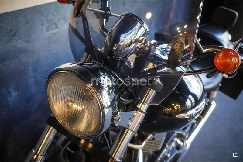Triumph Speedmaster 900 – Vista 25