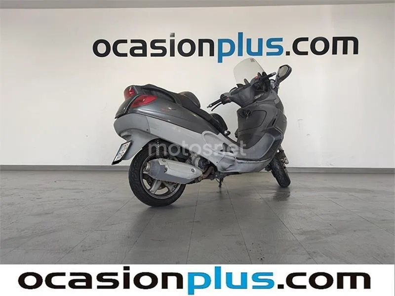 Piaggio X9 250 – Vista 3