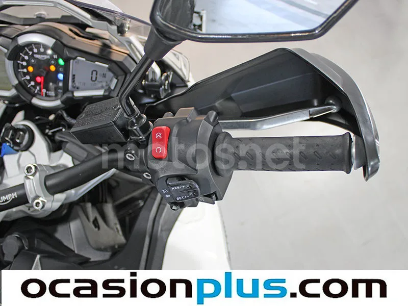 Triumph Tiger Explorer 1200 – Vista 14