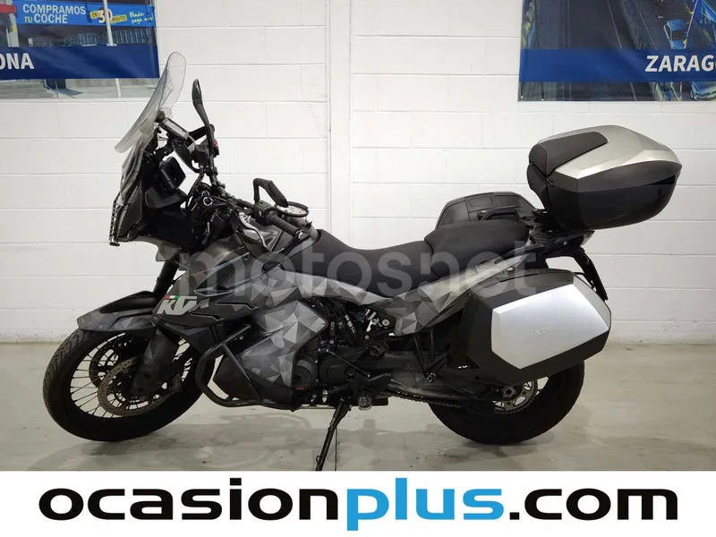 KTM 890 – Vista 7
