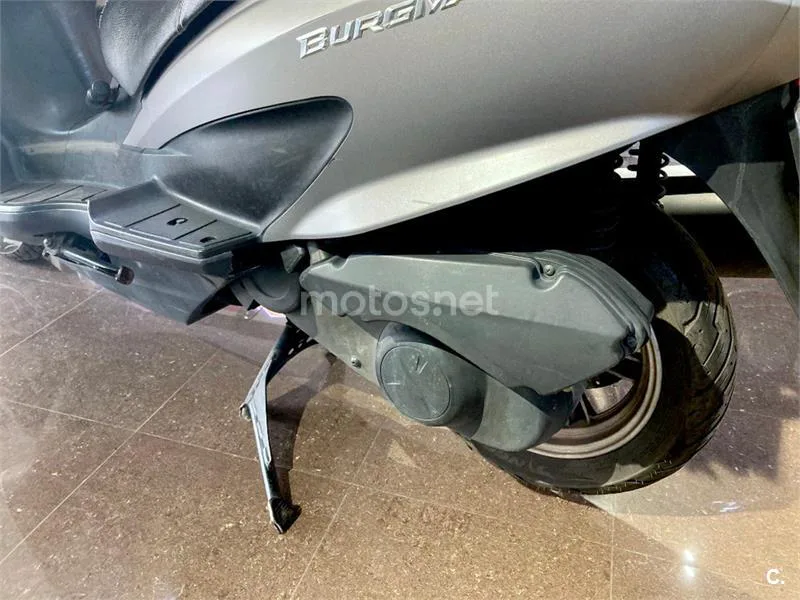 Suzuki Burgman 125 – Vista 15