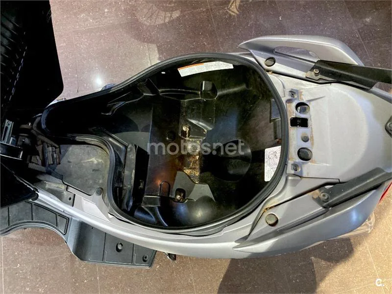 Suzuki Burgman 125 – Vista 16