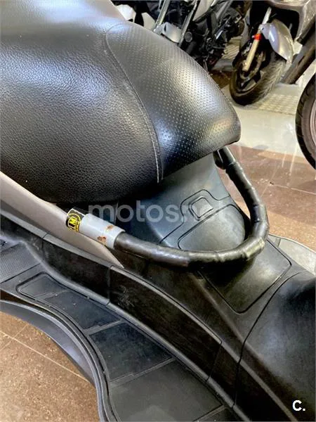 Suzuki Burgman 125 – Vista 18