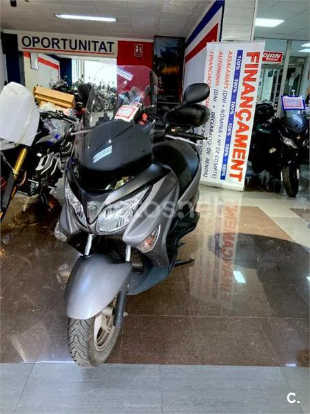 Suzuki Burgman 125 – Vista 20