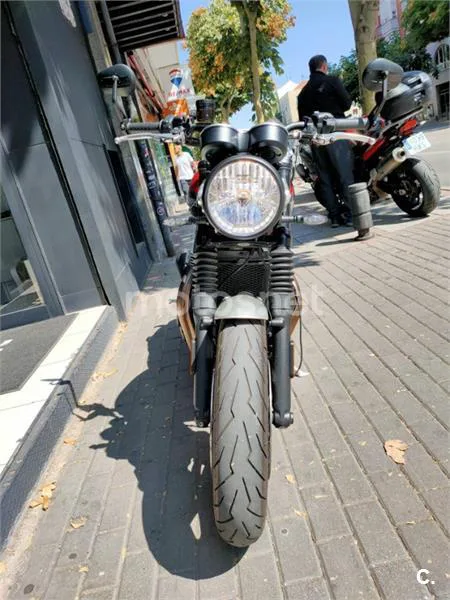 Triumph Speed Twin – Vista 15