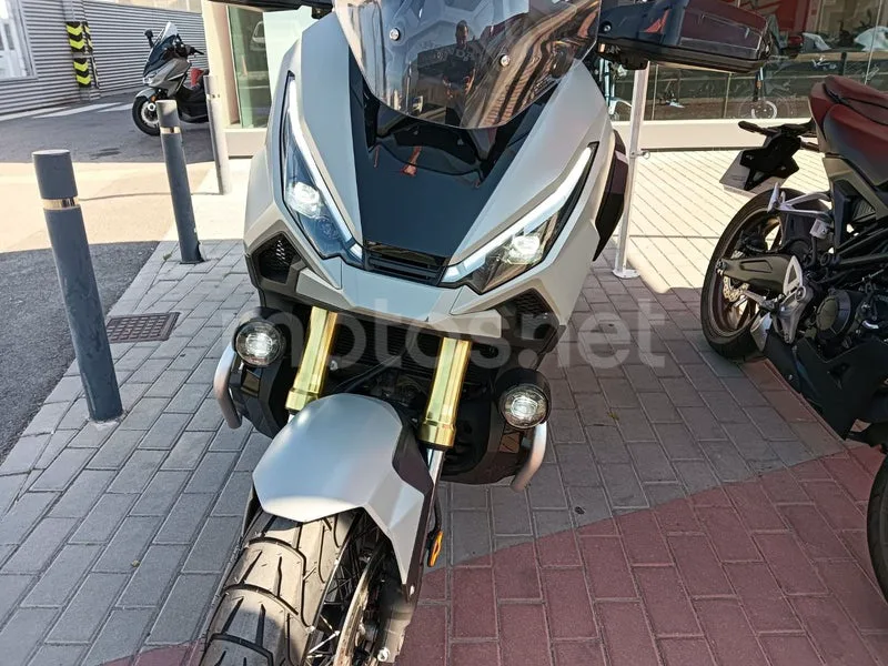 Honda X-ADV - Vista 13