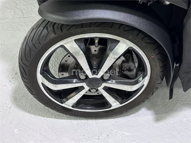 Peugeot Metropolis 400 – Vista 13