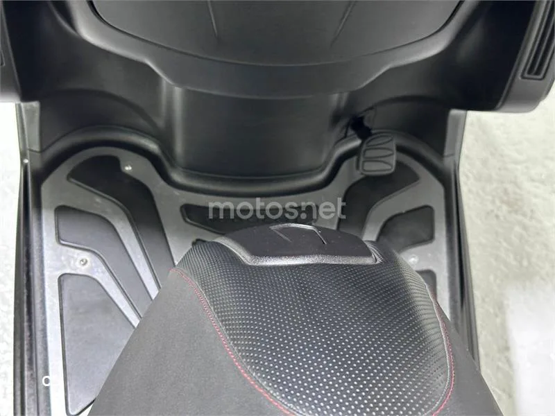 Peugeot Metropolis 400 – Vista 25