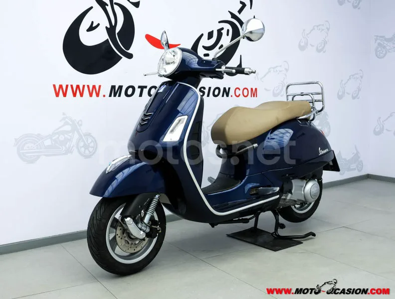 Vespa GTS 300 – Vista 8