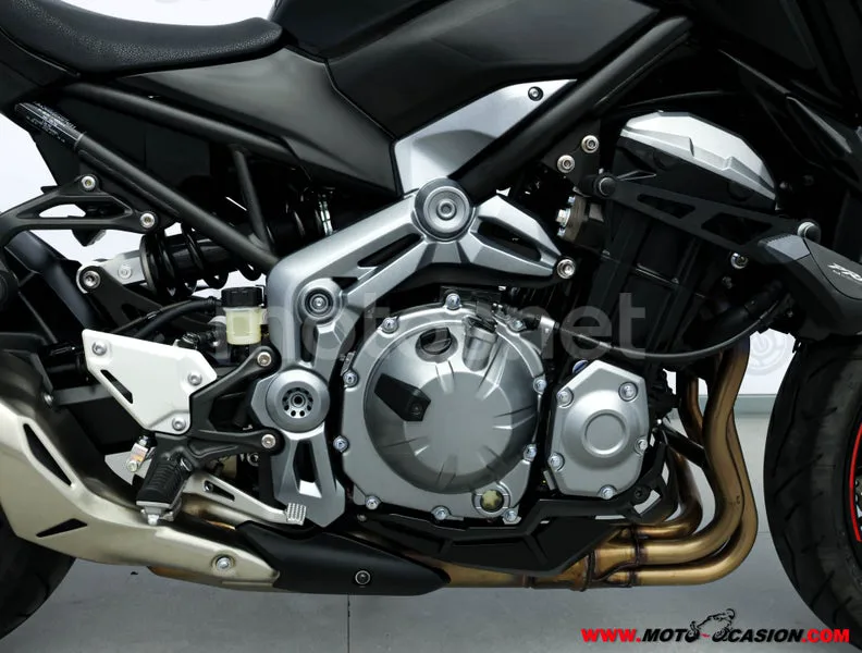 Kawasaki Z900 – Vista 5
