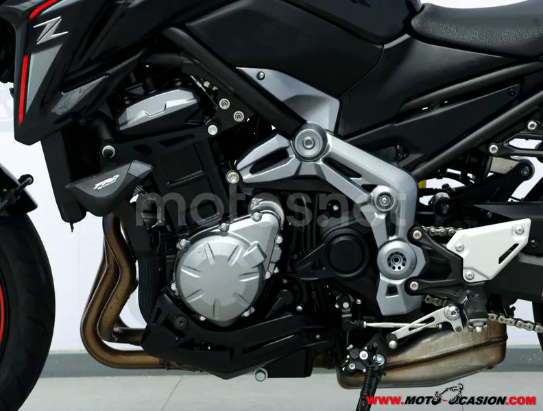 Kawasaki Z900 – Vista 10