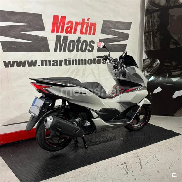 Honda PCX 125 – Vista 3
