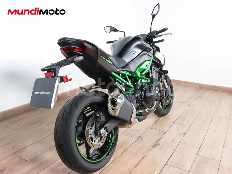Kawasaki Z900 – Vista 3