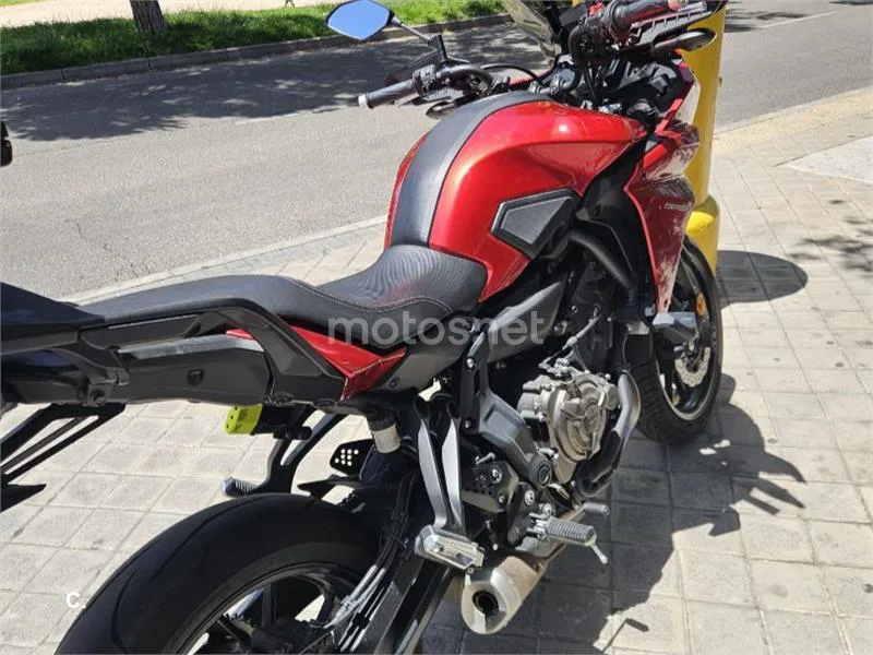 Yamaha MT-07 – Vista 8