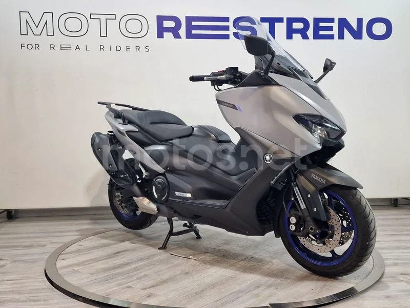 Yamaha TMAX 560 – Vista 5