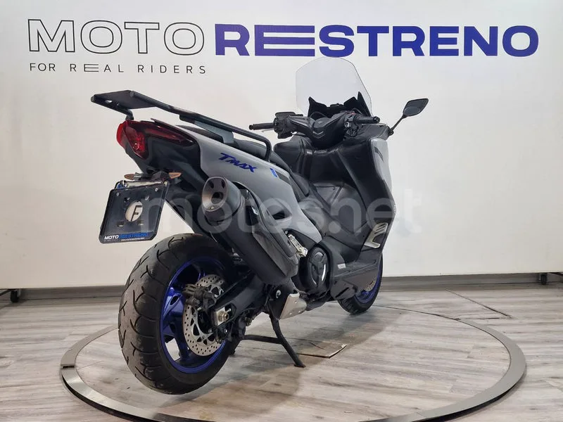 Yamaha TMAX 560 – Vista 7