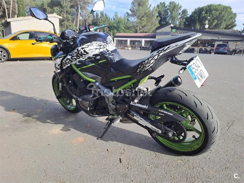 Kawasaki Z900 – Vista 11