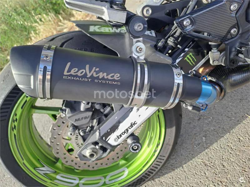 Kawasaki Z900 – Vista 13