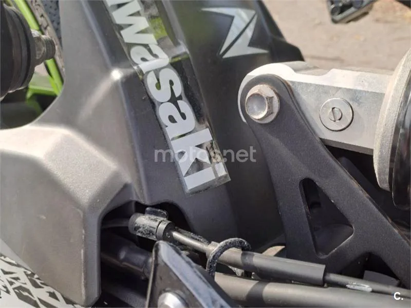 Kawasaki Z900 – Vista 17