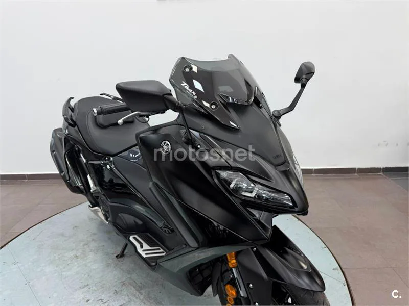 Yamaha TMAX – Vista 22
