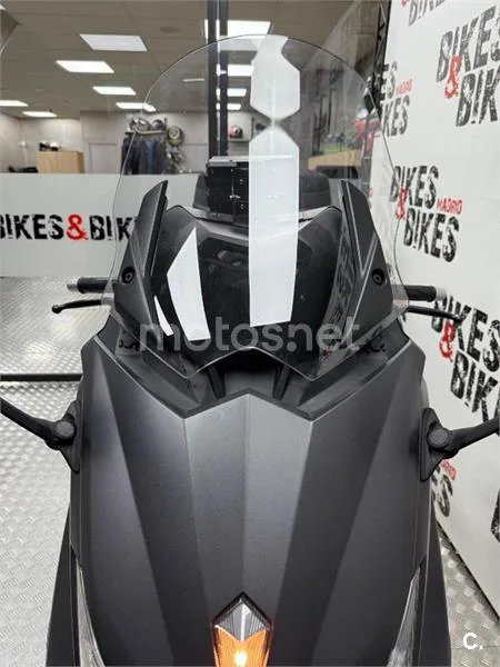 Yamaha TMAX 530 – Vista 13