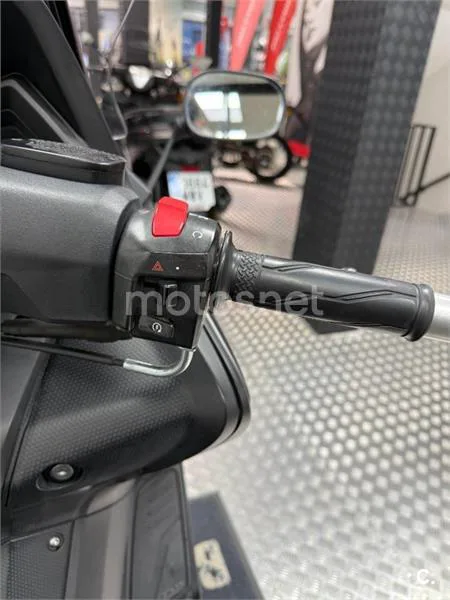Yamaha TMAX 530 – Vista 14