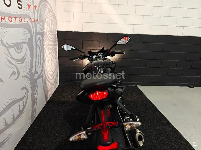 Triumph Street Triple – Vista 11