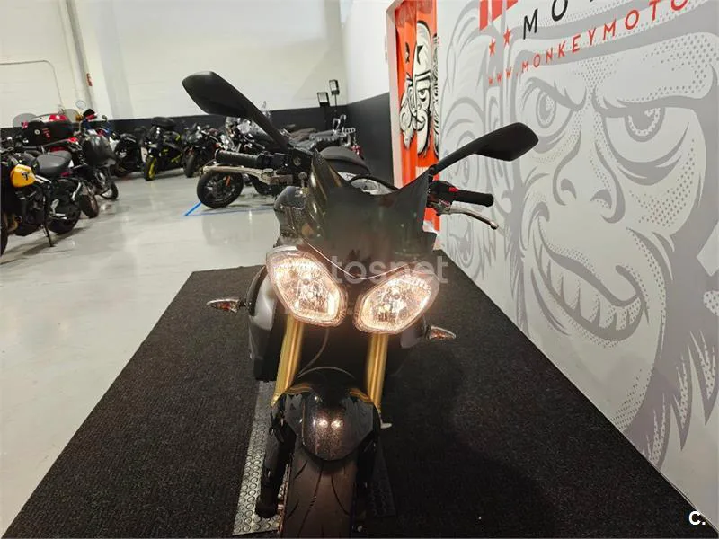 Triumph Street Triple – Vista 4