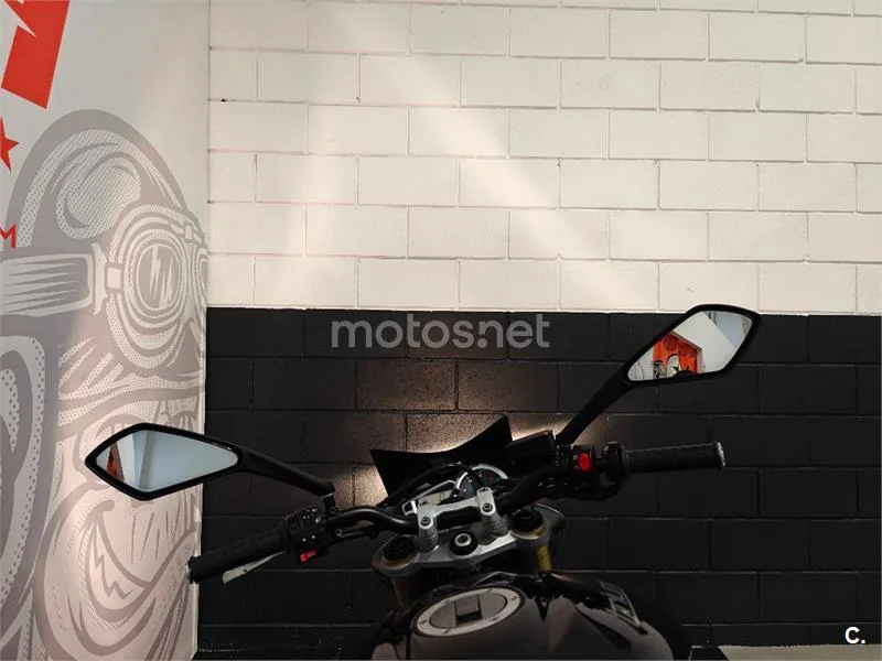 Triumph Street Triple – Vista 7