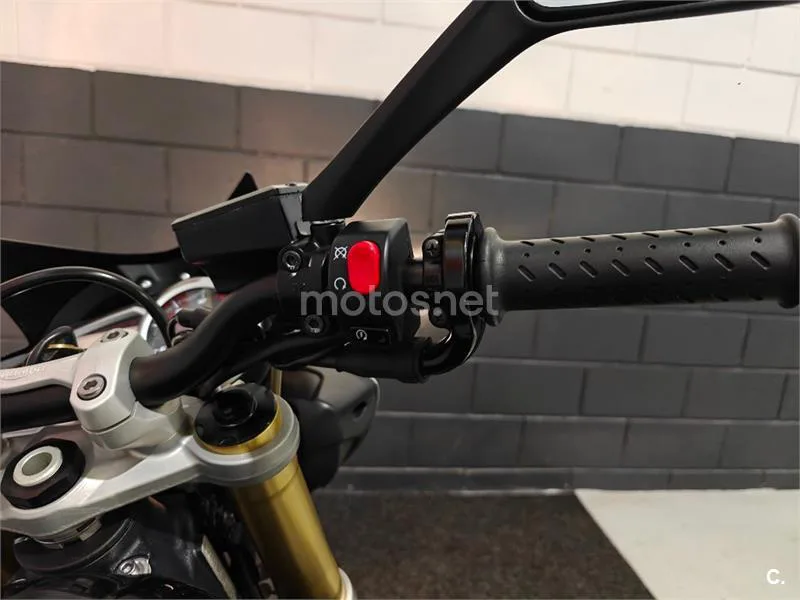 Triumph Street Triple – Vista 10