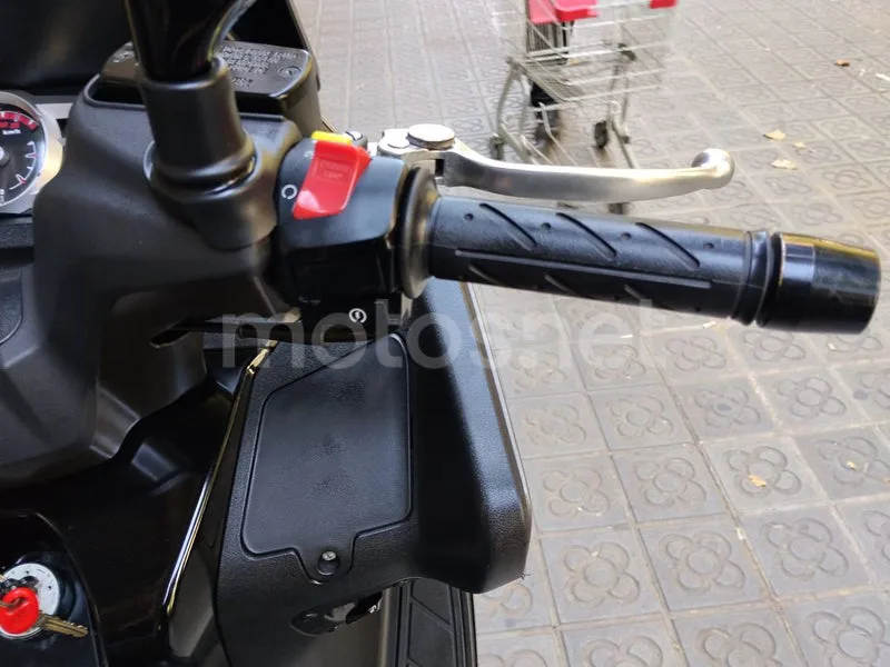 Kymco Xciting 400 – Vista 11