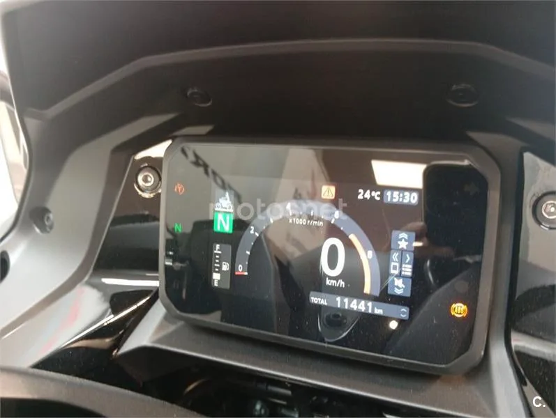 Honda Forza 750 – Vista 9