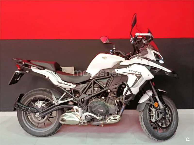 Benelli TRK 502 – Vista 7