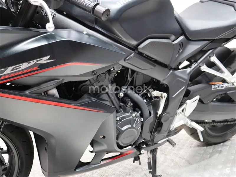 Honda CBR 650 R – Vista 13