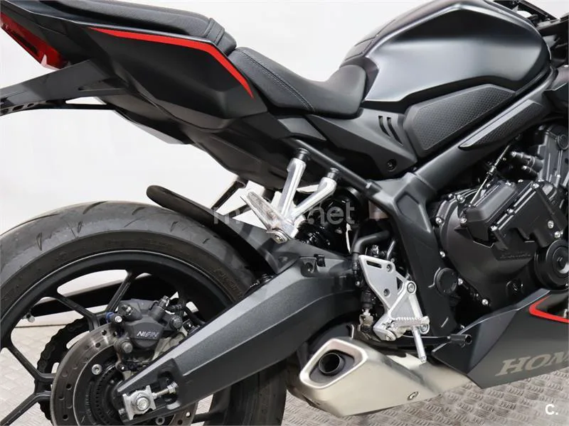 Honda CBR 650 R – Vista 15
