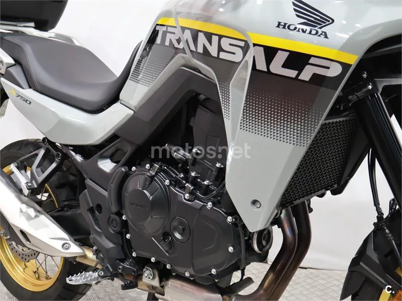 Honda XL 750 Transalp – Vista 12