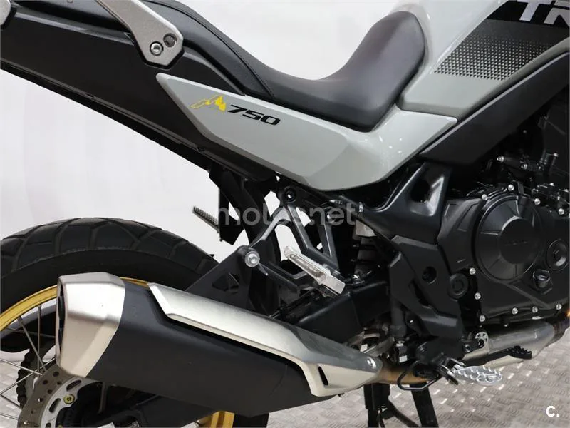 Honda XL750 Transalp - Vista 15
