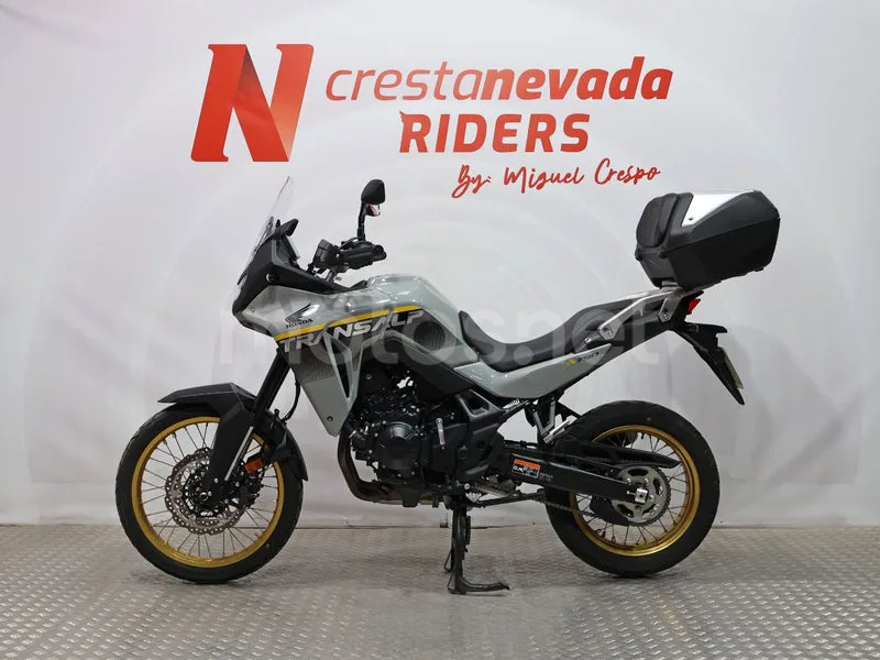 Honda XL 750 Transalp – Vista 3