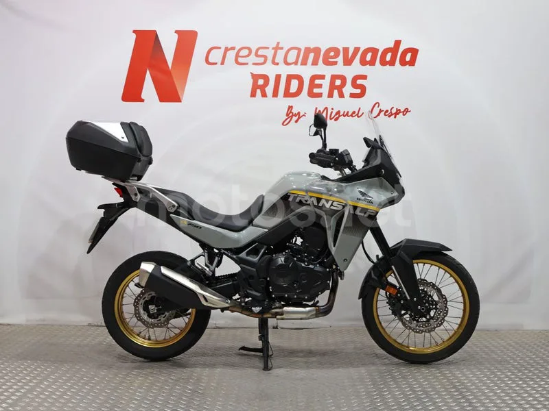 Honda XL 750 Transalp – Vista 7