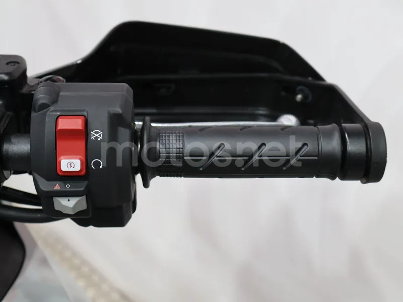 Honda XL 750 Transalp – Vista 8