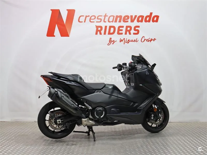 Yamaha TMAX – Vista 11