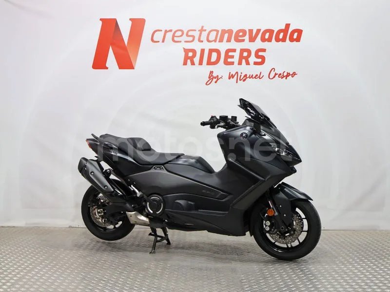 Yamaha TMAX – Vista 6