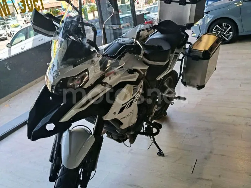 Benelli TRK 502 – Vista 3