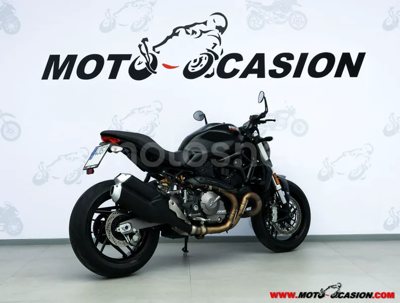 Ducati Monster 821 – Vista 3