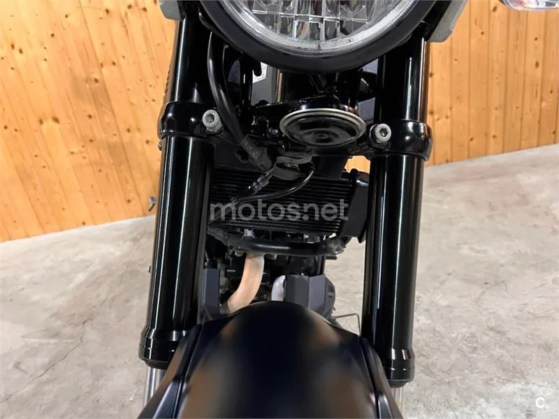 Yamaha XSR 125 – Vista 22