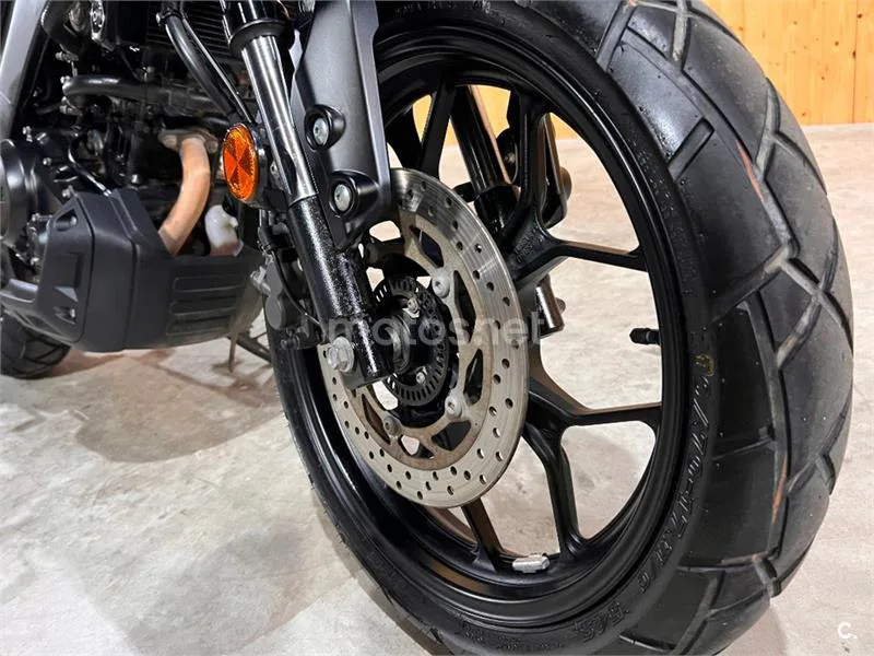 Yamaha XSR 125 – Vista 32