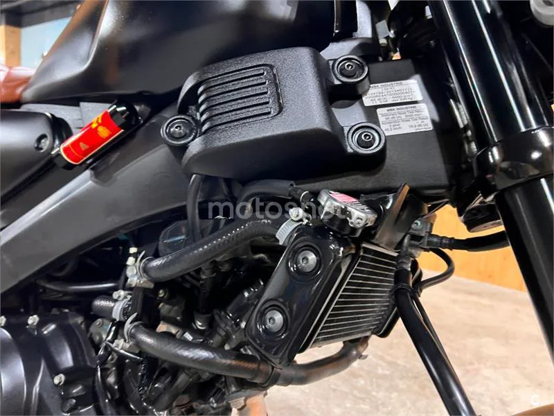 Yamaha XSR 125 – Vista 34