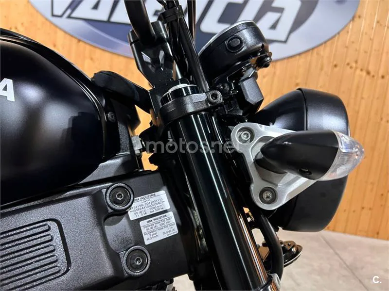 Yamaha XSR 125 – Vista 35